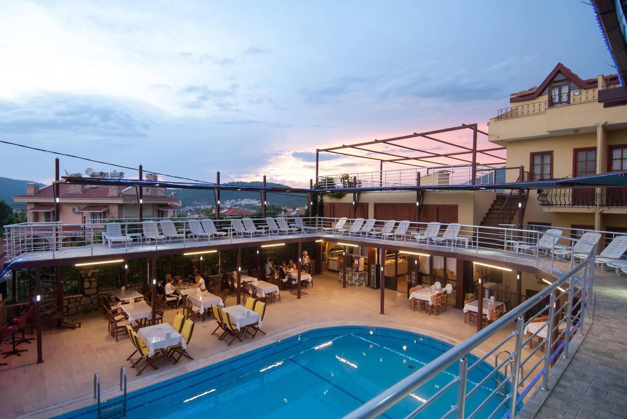 Grand Ruya Hotel Cesme Exterior photo